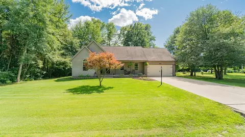 185 E Pine St, Wheatfield, IN 46392 photo 2