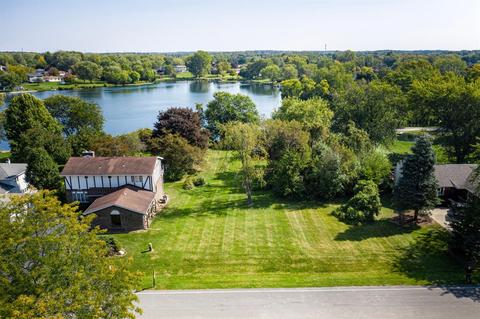 1080 Shoreline Rd, Crown Point, IN 46307 photo 2