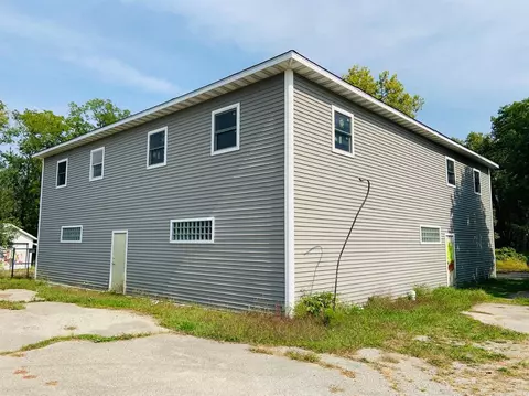 640 E 2nd St, Hobart, IN 46342 photo 3