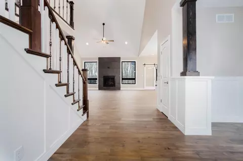 295 W Thistle Rd, Valparaiso, IN 46385 photo 5