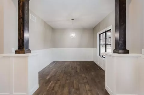 295 W Thistle Rd, Valparaiso, IN 46385 photo 8