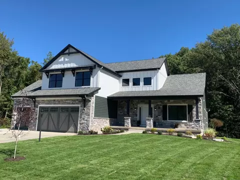 295 W Thistle Rd, Valparaiso, IN 46385 photo 2