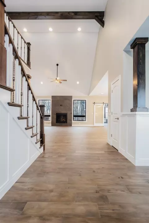 295 W Thistle Rd, Valparaiso, IN 46385 photo 6