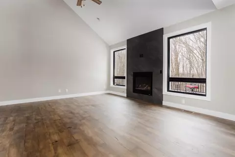 295 W Thistle Rd, Valparaiso, IN 46385 photo 4