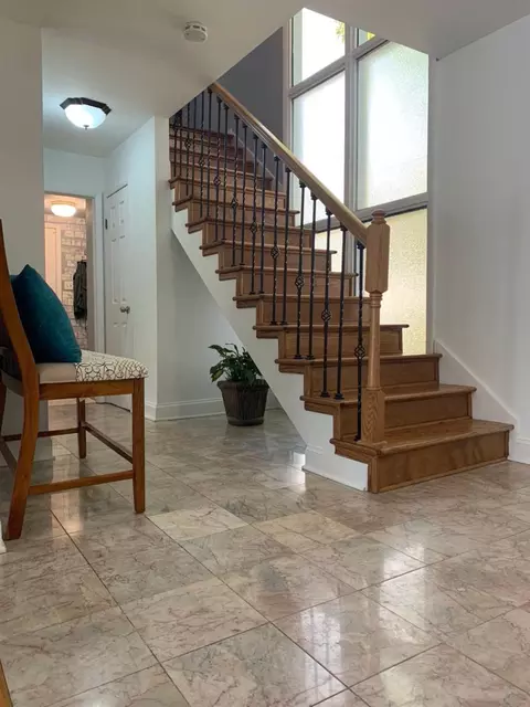 512 Hillside Dr, Dyer, IN 46311 photo 2