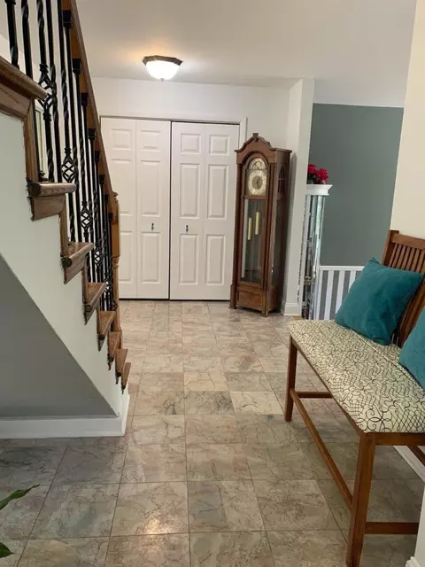 512 Hillside Dr, Dyer, IN 46311 photo 3