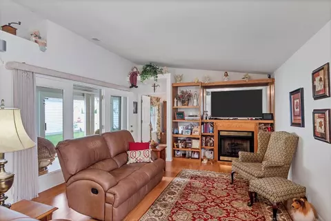 8102 Pointe Dr, Crown Point, IN 46307 photo 7
