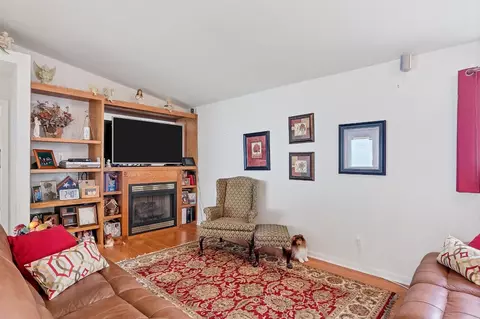 8102 Pointe Dr, Crown Point, IN 46307 photo 8