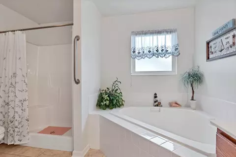 8102 Pointe Dr, Crown Point, IN 46307 photo 14