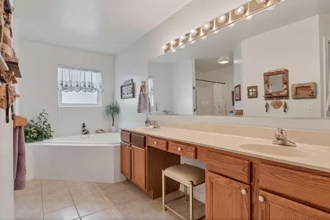 8102 Pointe Dr, Crown Point, IN 46307 photo 15