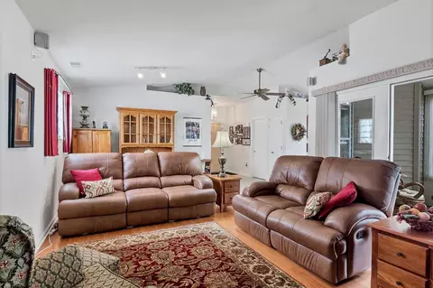 8102 Pointe Dr, Crown Point, IN 46307 photo 9