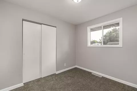 920 E 47th Pl, Gary, IN 46409 photo 12