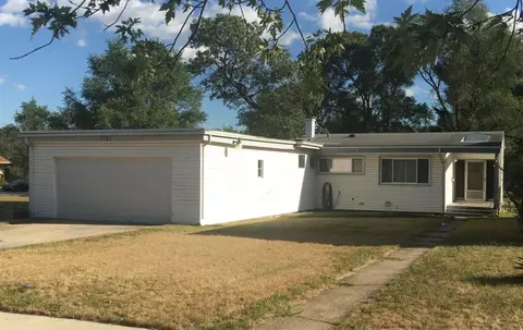 7131 Ash Pl, Gary, IN 46403 photo 3