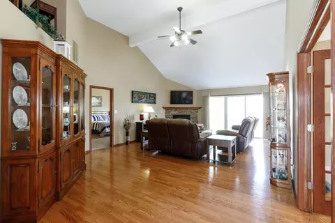 2017 Northwinds Dr, Dyer, IN 46311 photo 4