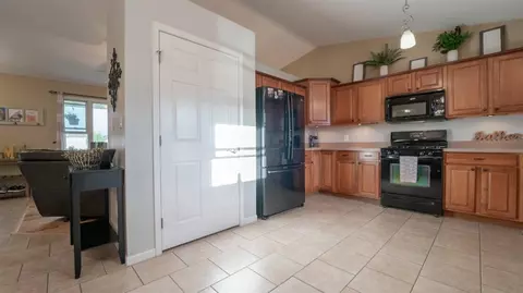 228 Juniper St, De Motte, IN 46310 photo 11