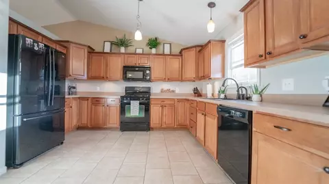 228 Juniper St, De Motte, IN 46310 photo 12