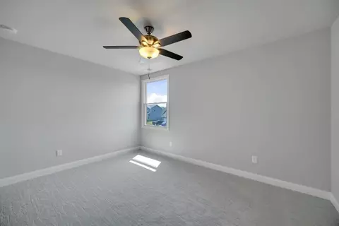 10485 Georgetown Dr, De Motte, IN 46310 photo 13