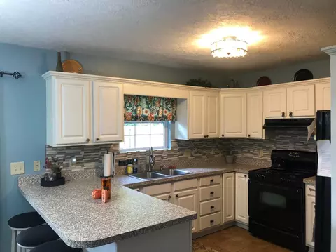 53 E Pine St, Wheatfield, IN 46392 photo 8