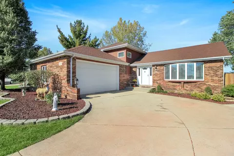 10381 Nieting Ct, Saint John, IN 46373 photo 2