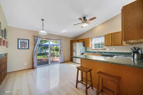 502 Galway Dr, Valparaiso, IN 46385 photo 5