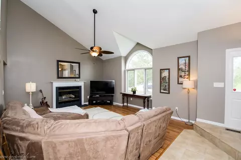 8971 King Pl, Crown Point, IN 46307 photo 7