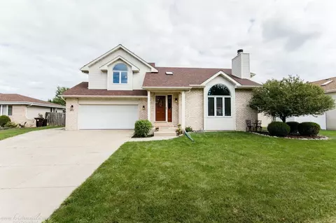 8971 King Pl, Crown Point, IN 46307 photo 1