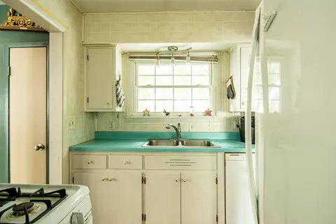 904 E Main St, La Crosse, IN 46348 photo 5