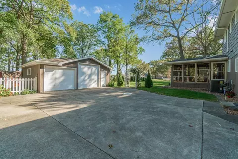 18249 Harper St, Lansing, IL 60438 photo 4