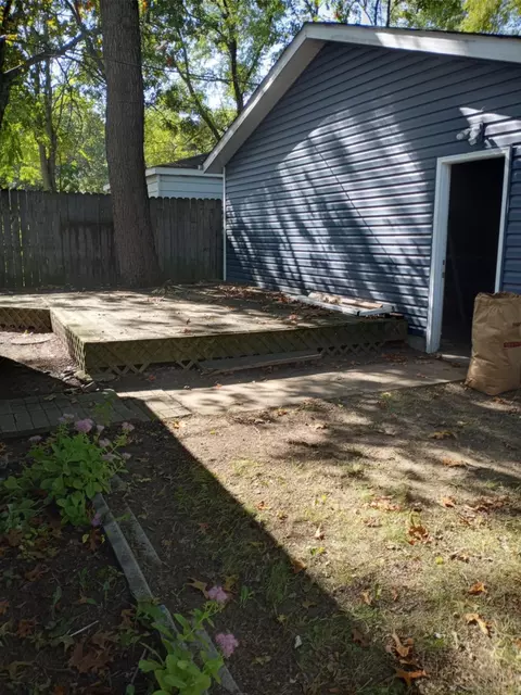 3184 Sobieski St, New Chicago, IN 46342 photo 9