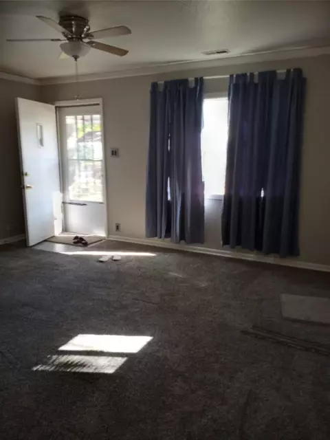3184 Sobieski St, New Chicago, IN 46342 photo 2