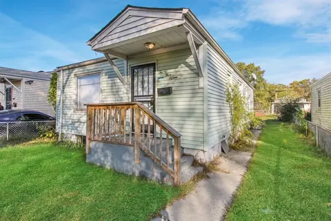 2315 Buchanan St, Gary, IN 46407 photo 2
