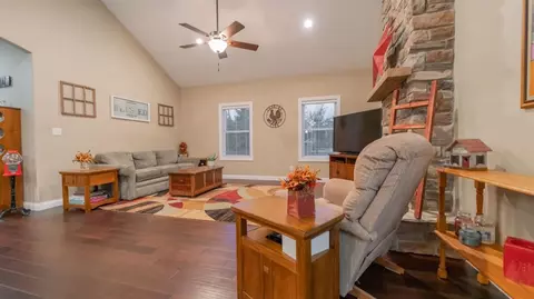 447 Hightower Dr, Valparaiso, IN 46383 photo 18