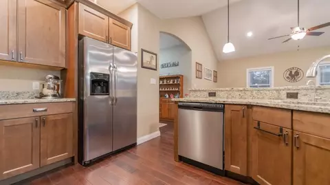 447 Hightower Dr, Valparaiso, IN 46383 photo 8