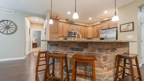 447 Hightower Dr, Valparaiso, IN 46383 photo 12
