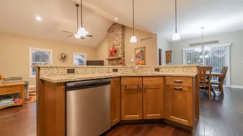 447 Hightower Dr, Valparaiso, IN 46383 photo 6