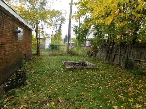 628 W 20th Pl, Gary, IN 46407 photo 6