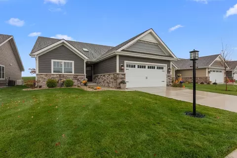 10647 Cranberry Dr, Saint John, IN 46373 photo 2