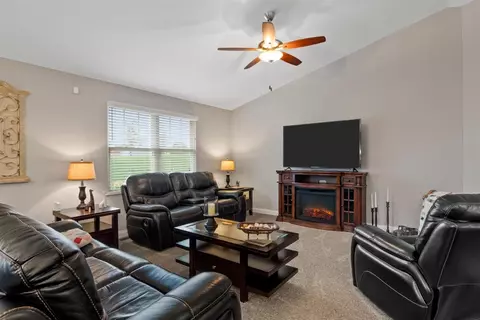 10647 Cranberry Dr, Saint John, IN 46373 photo 13