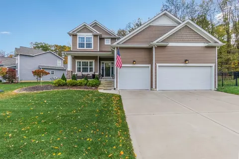 16 Kipling Dr, Valparaiso, IN 46383 photo 2