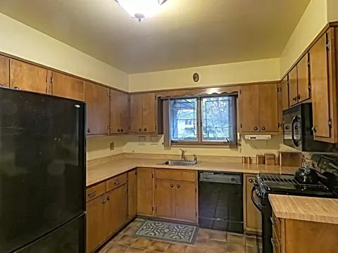 6999 Hemlock Ave, Gary, IN 46403 photo 10