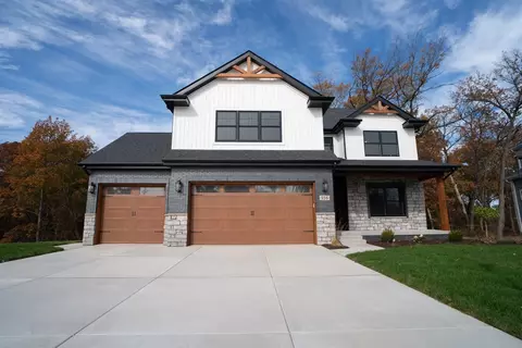 956 Schilling Dr, Crown Point, IN 46307 photo 2