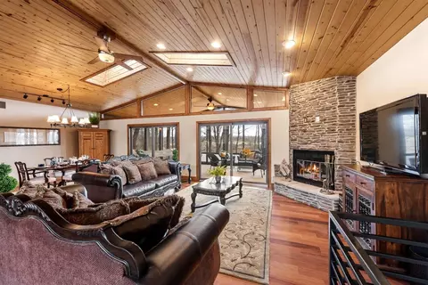 340 E Bellevue Ave, Beverly Shores, IN 46301 photo 2