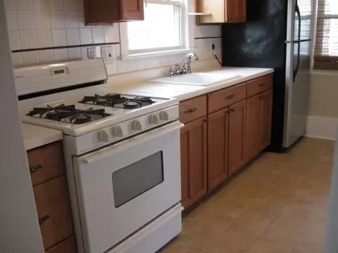 343 N Dwiggins St, Griffith, IN 46319 photo 2