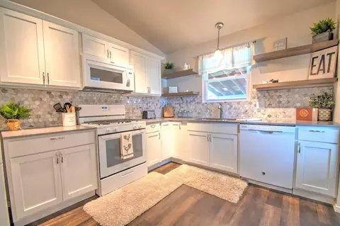 8111 Hickory Ave, Gary, IN 46403 photo 6