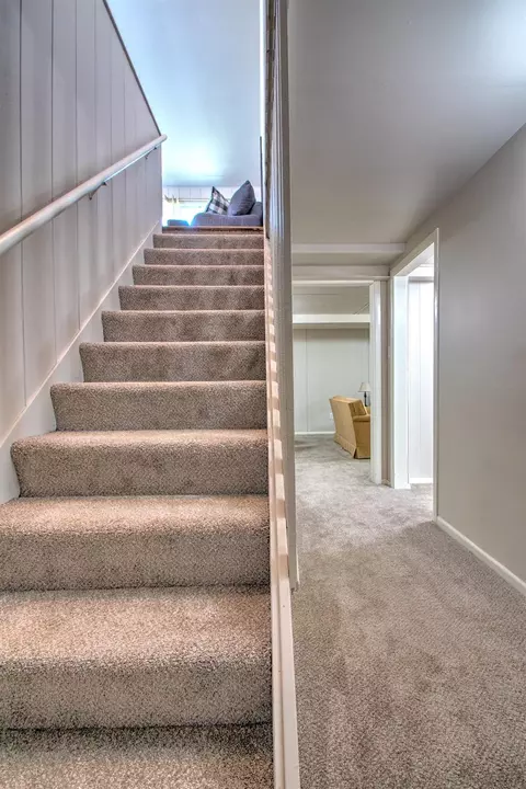 8111 Hickory Ave, Gary, IN 46403 photo 14