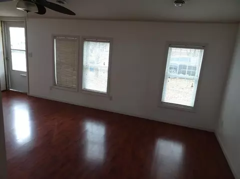 209 Park Ave, North Judson, IN 46366 photo 2