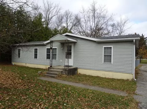 209 Park Ave, North Judson, IN 46366 photo 1