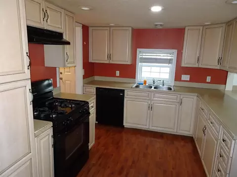 209 Park Ave, North Judson, IN 46366 photo 5