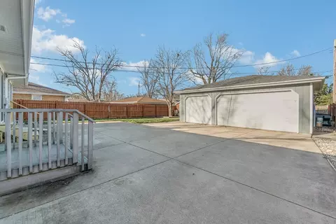 231 Briar Ln, Munster, IN 46321 photo 16