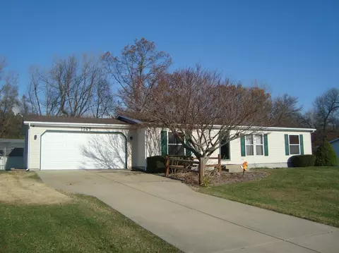 1367 E Colonial Dr, La Porte, IN 46350 photo 1